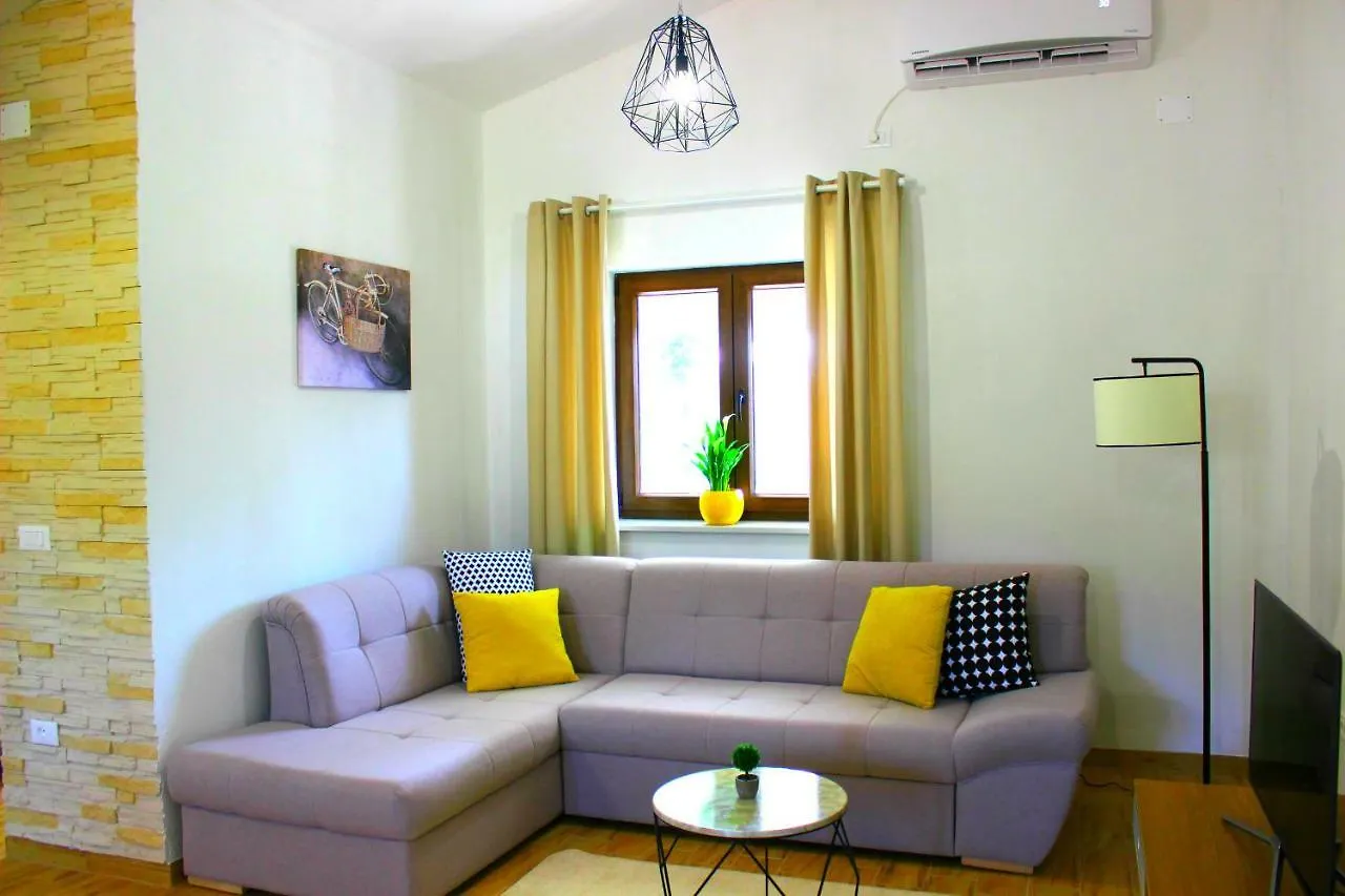 Holiday Home Deni Roc